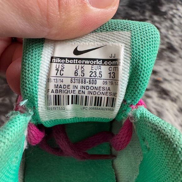 Nike Air Sneakers - Picture 6 of 6